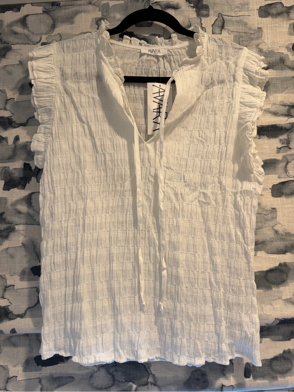 AVARA White Sleeveless Crinkle Tie-Neck Blouse size XXL